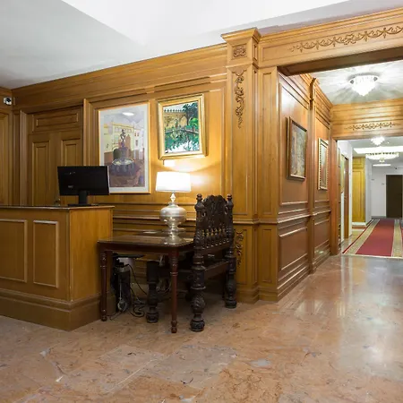 Hotel Arruzafa 2*