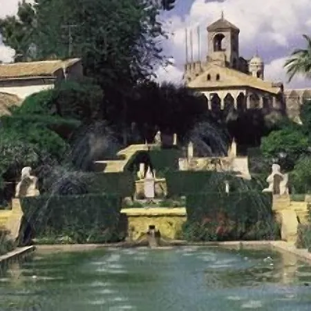 Отель Arruzafa 2*